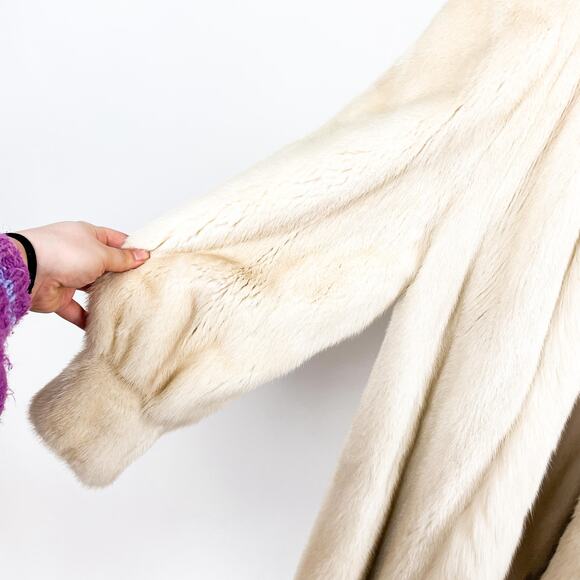 Christian Dior Fourrure Vintage Genuine Fur Coat Luxury Designer Coat Winter - Picture 13 of 15